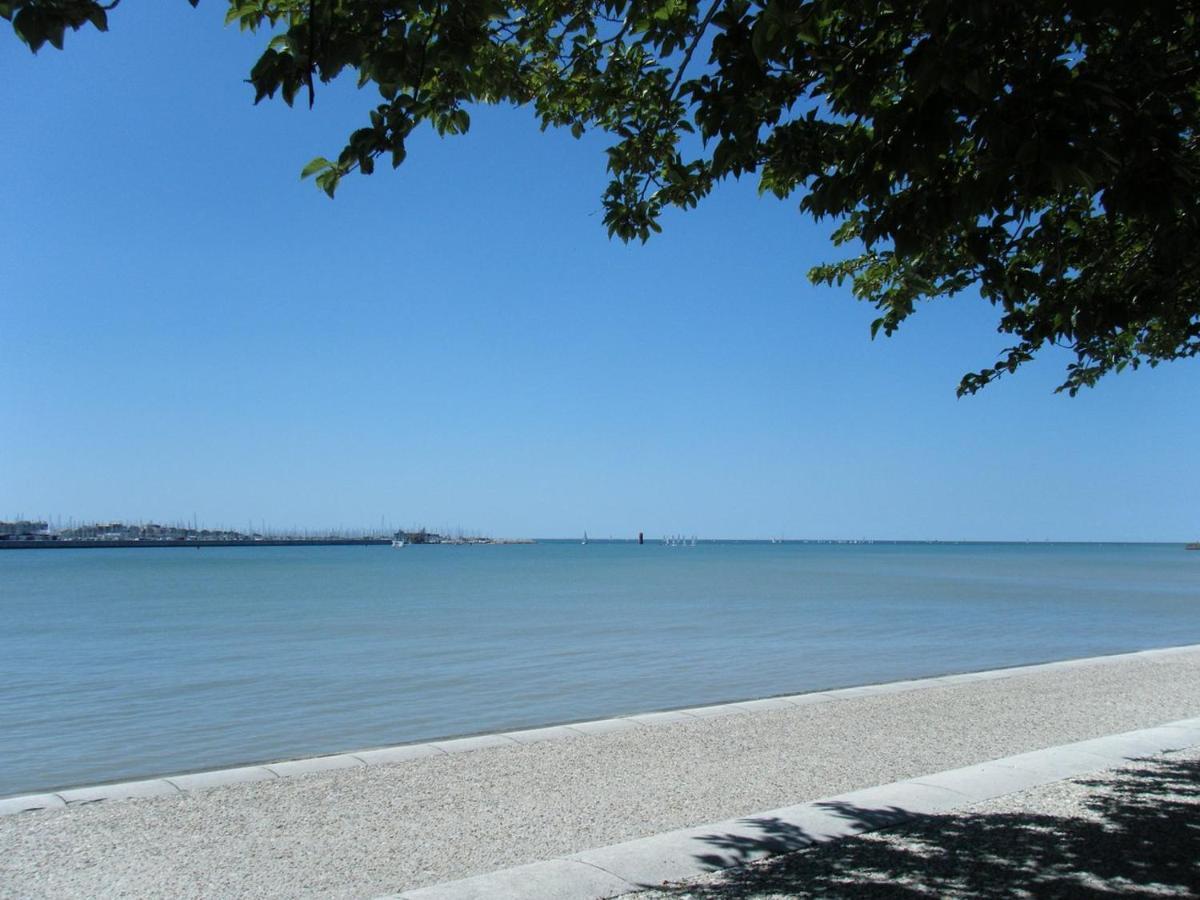 Nuit Sur Un Bateau Hotel La Rochelle  Ngoại thất bức ảnh