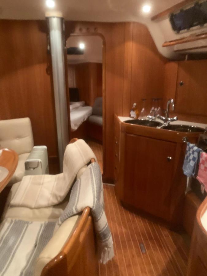 Nuit Sur Un Bateau Hotel La Rochelle  Ngoại thất bức ảnh