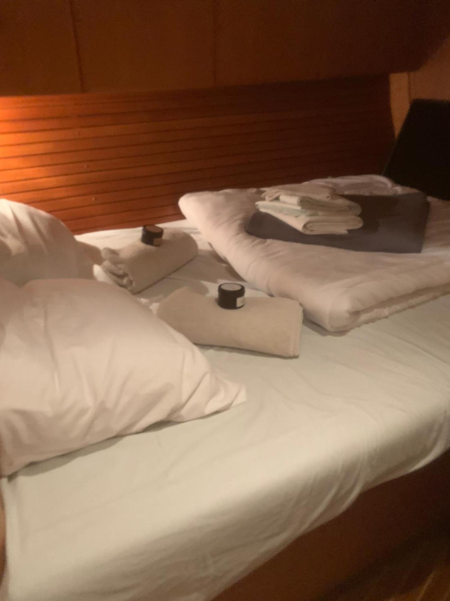 Nuit Sur Un Bateau Hotel La Rochelle  Ngoại thất bức ảnh